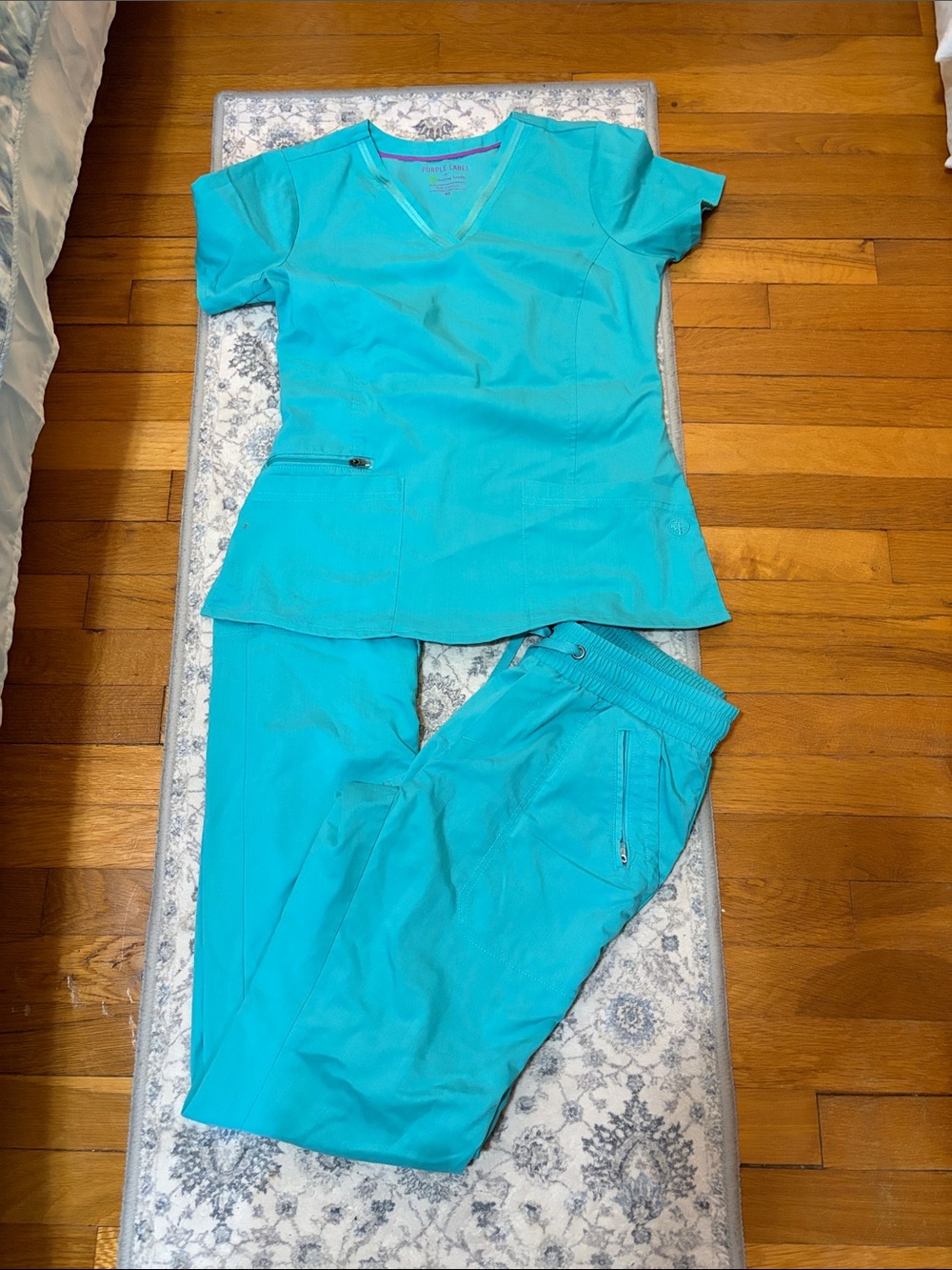 Healing hands Women's Teal Scrub Top & Pants Set